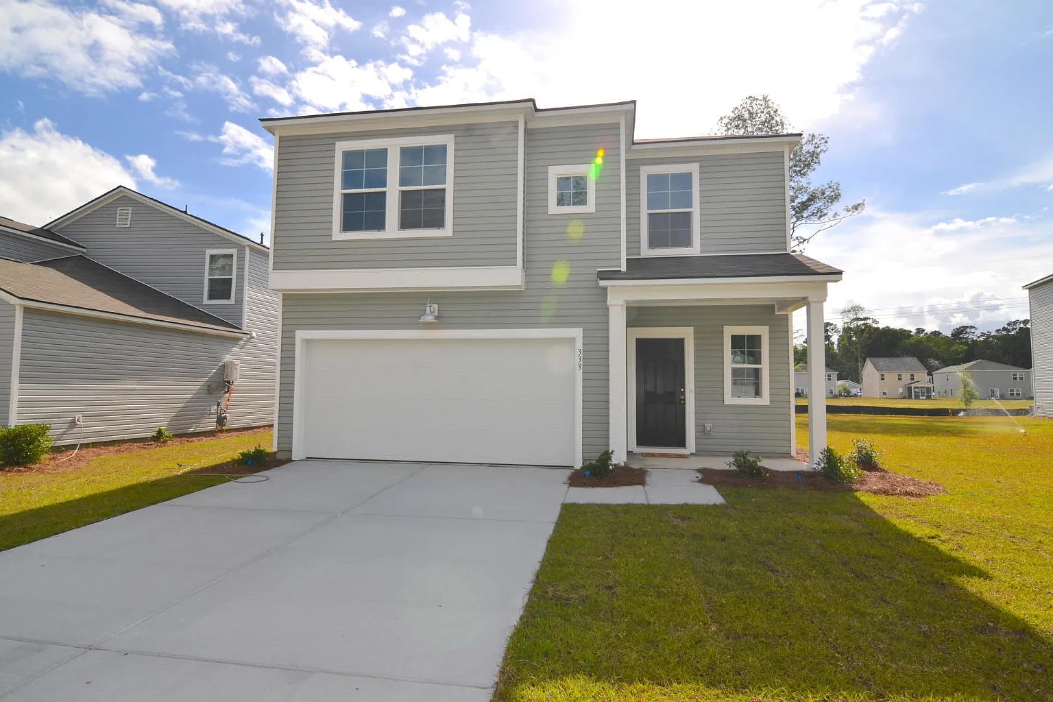 5 bed, 2.5 bath, 2315 sqft, $3,000 — Photo 2