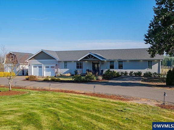 3rd image of 2020 SW Fairview Ave