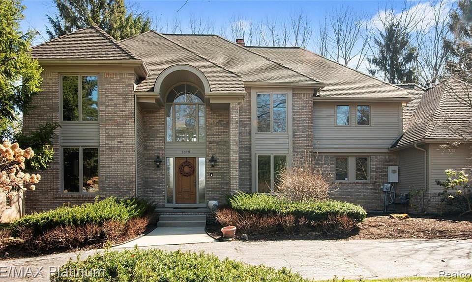 1st image of 2879 Meadowood Ln