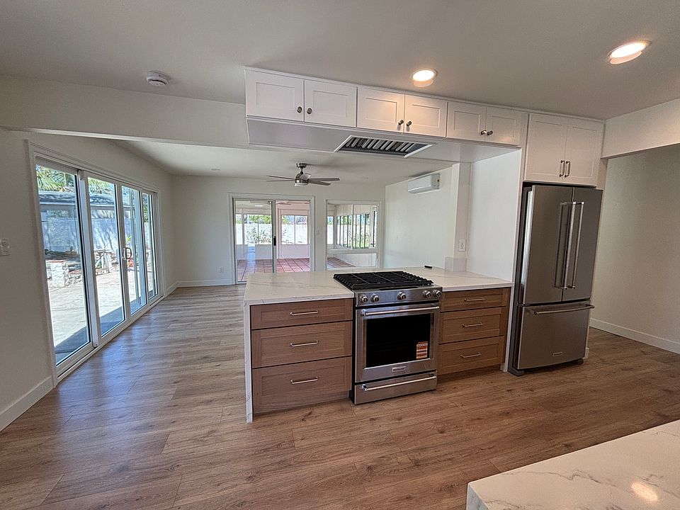 1st image of 4364 Mayflower Way