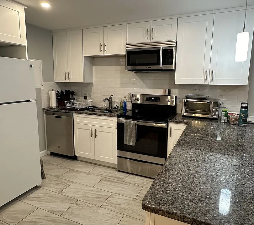 121 Tremont St #3B