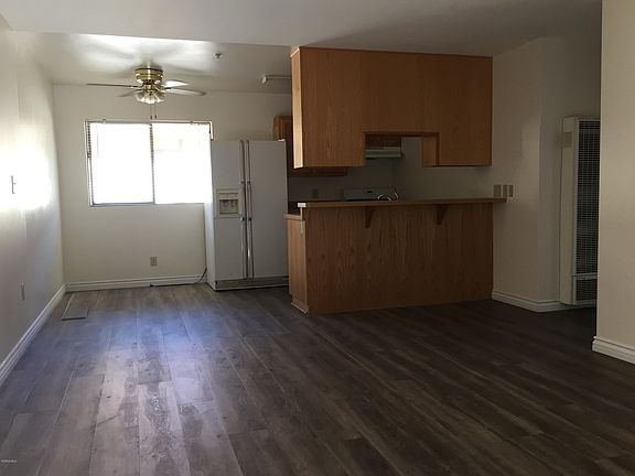 3rd image of 272 W Santa Barbara St