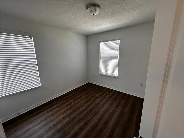 306 Madison Dr — Photo 17