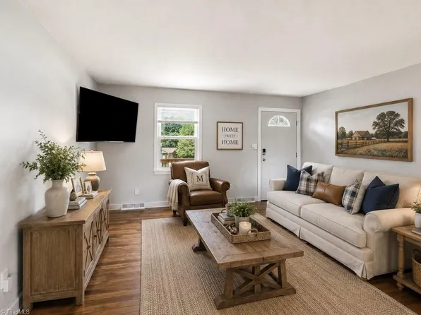 141 Lowell St, Lexington, NC 27295