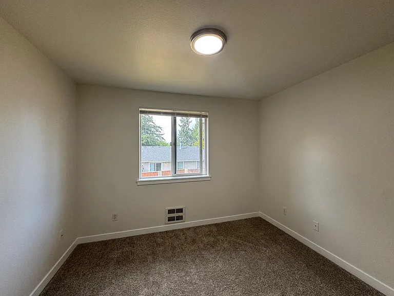 Johnson 943-945 — Photo 22