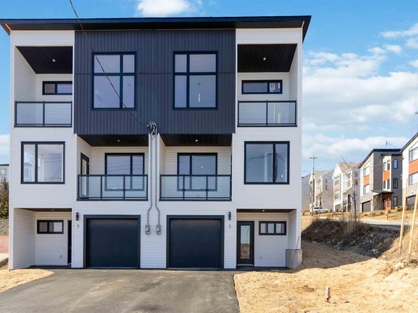 3 Swivel Ct, Herring Cove, NS B3R 0E3