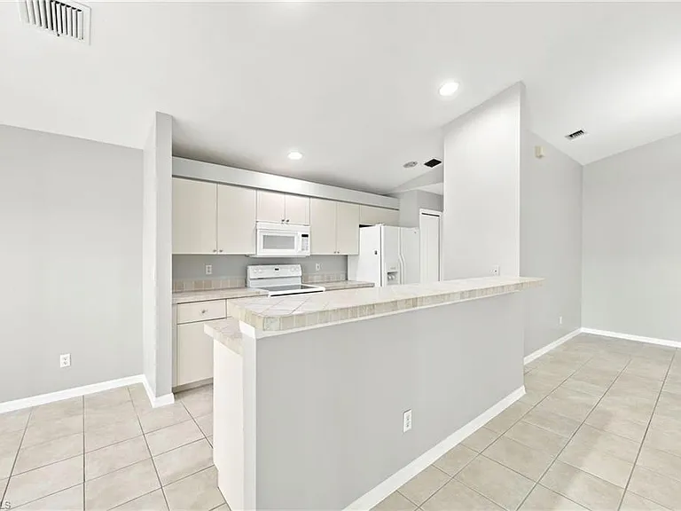 25925 Pebblecreek Dr — Photo 8