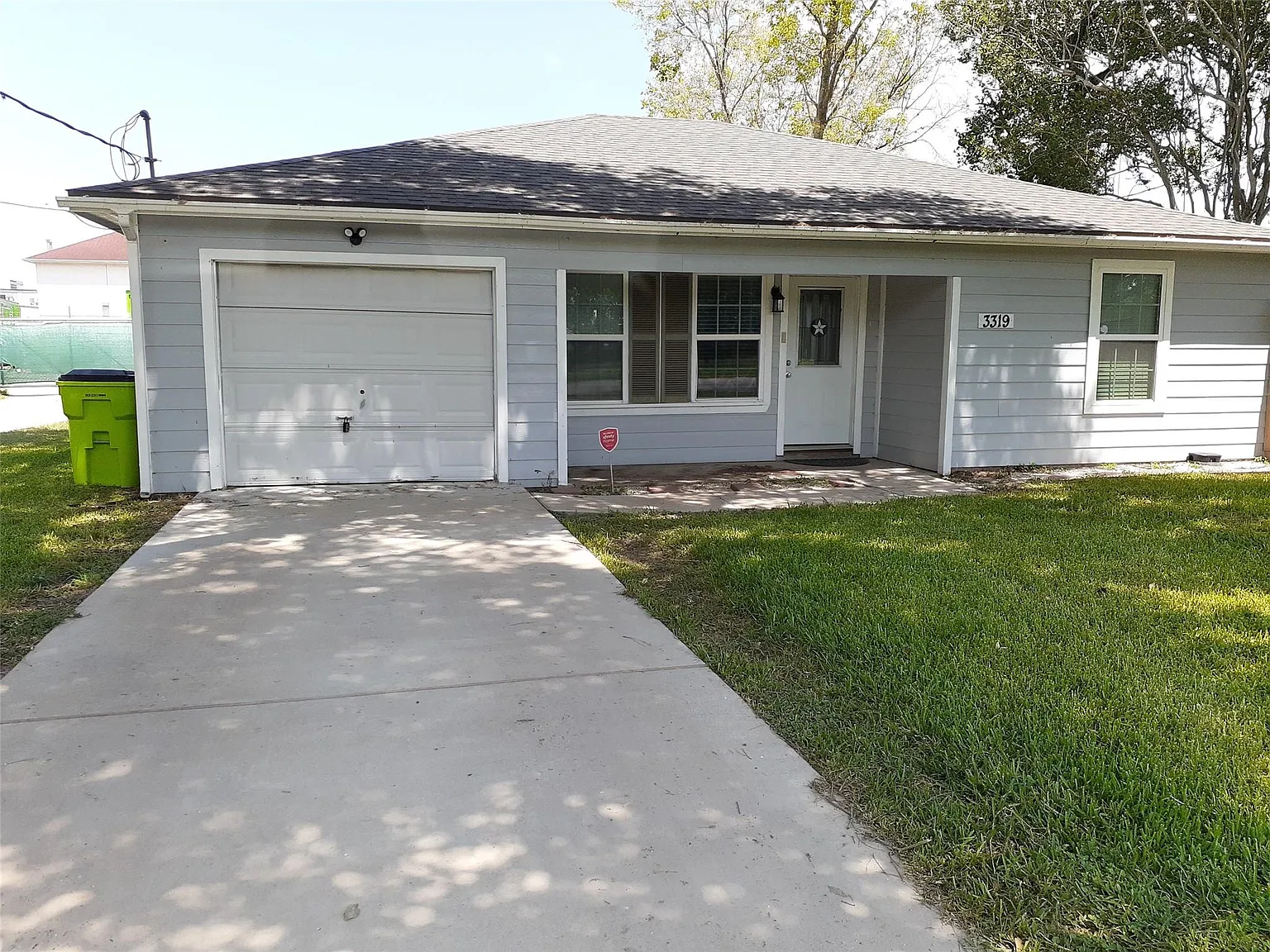 2 bed, 1.0 bath, 1002 sqft, $1,525 — Photo 1