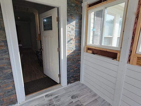 2nd image of 1322 Jefferson St