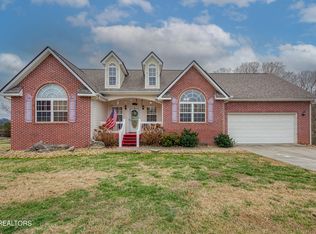 121 Uphill Dr, Madisonville, TN 37354