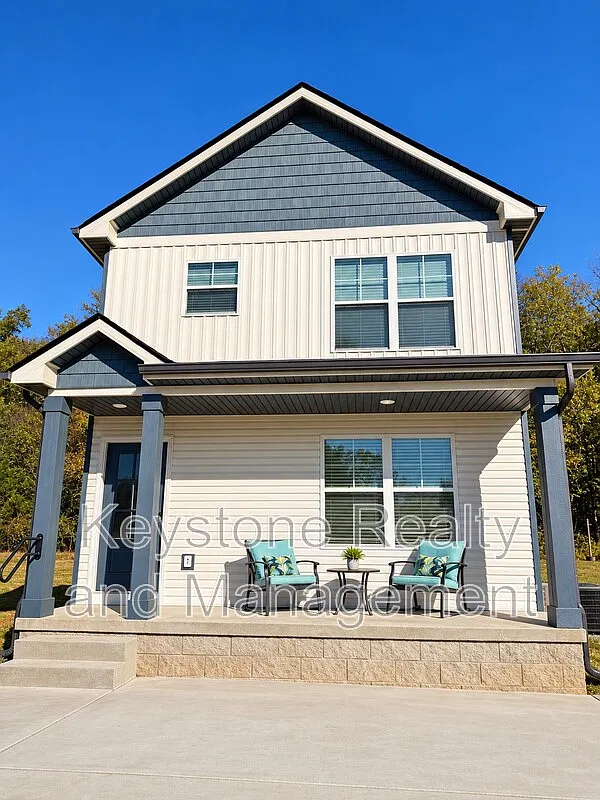 3 bed, 2.5 bath, 1320 sqft, $1,495 — Photo 1