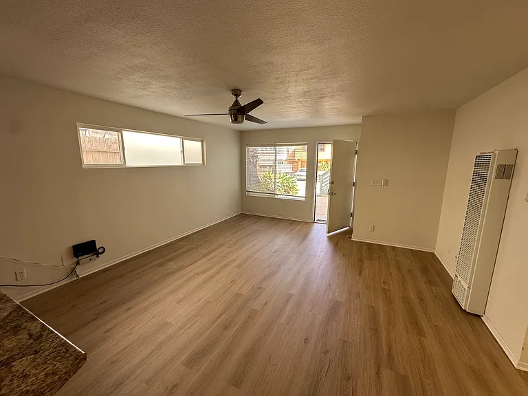 362 Rossmore Dr #DOWNSTAIRS — Photo 11