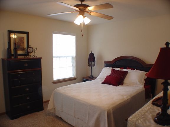 One Bedroom Bedroom with Walk-In Closet