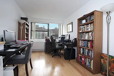 Rented by R New York