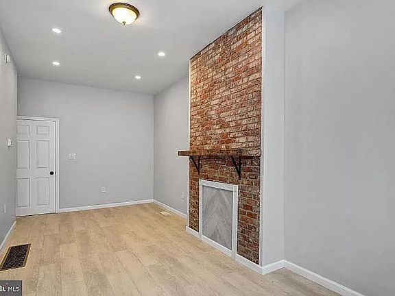 3rd image of 2349 N Park Ave Floor 1