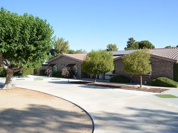 Wren St, Apple Valley, CA 92308