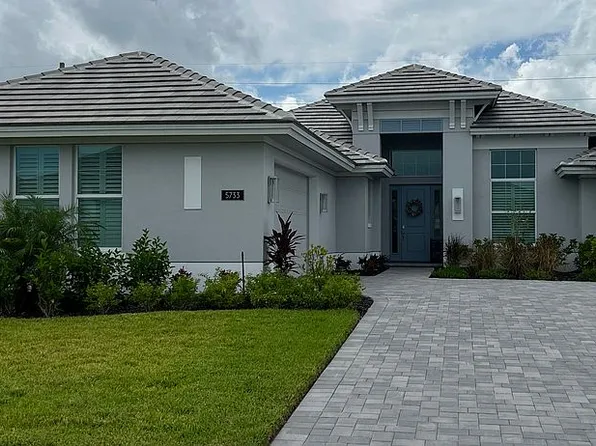 5733 Bent Pine Sq, Vero Beach, FL 32967