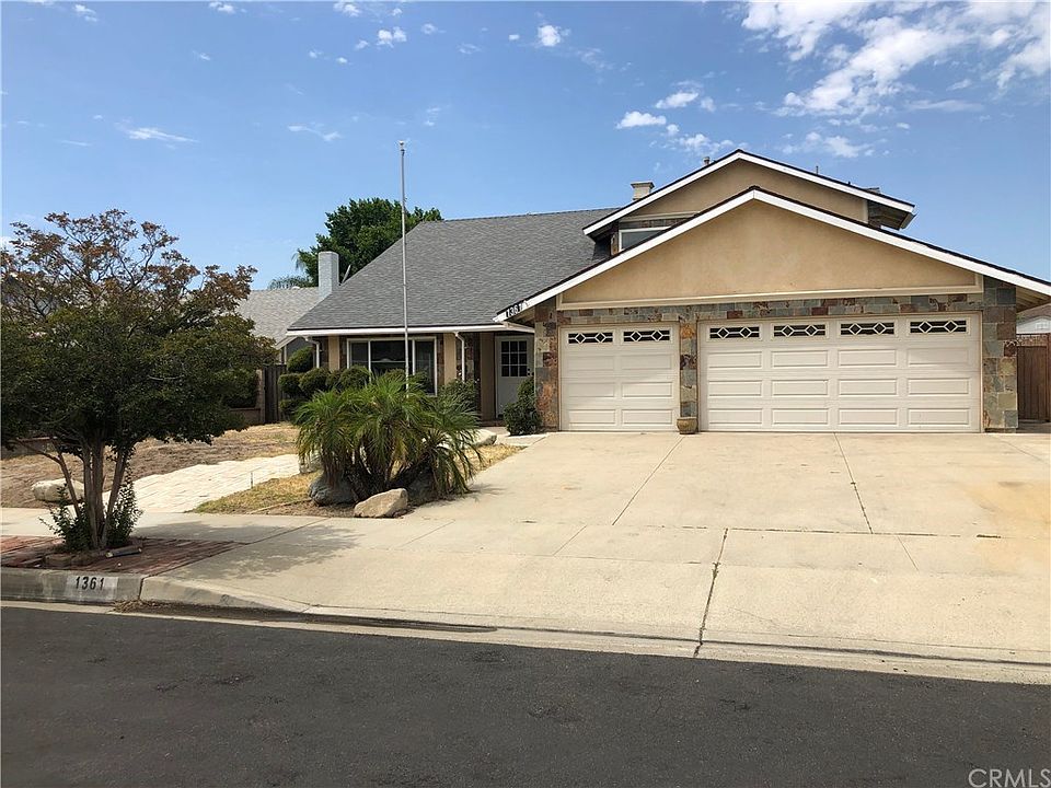1st image of 1361 N Hacienda Dr