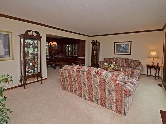 4th image of 491 Bracken Way