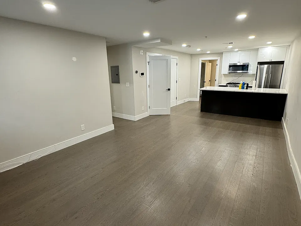 531 Newbury St #1