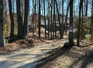 930 Cooper Lake Rd, Smyrna, GA 30082