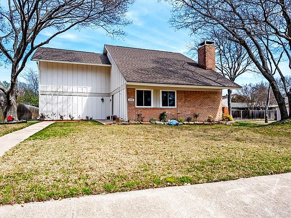 2nd image of 3405 Castle Rock Ln