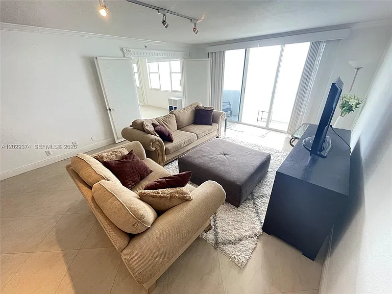 9195 Collins Ave #1001 — Photo 6