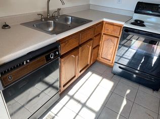 6165 S Zunis Ave E, Tulsa, OK 74136