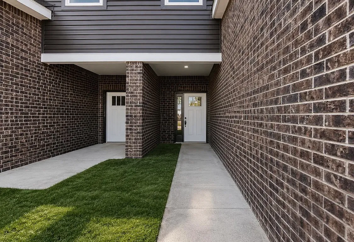3 bed, 1915 sqft, $2,500 — Photo 2