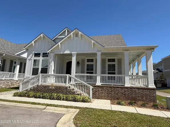 104 Whispering Oaks Dr, Pass Christian, MS 39571
