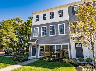 21 Stanton Rd, Mount Holly, NJ 08060