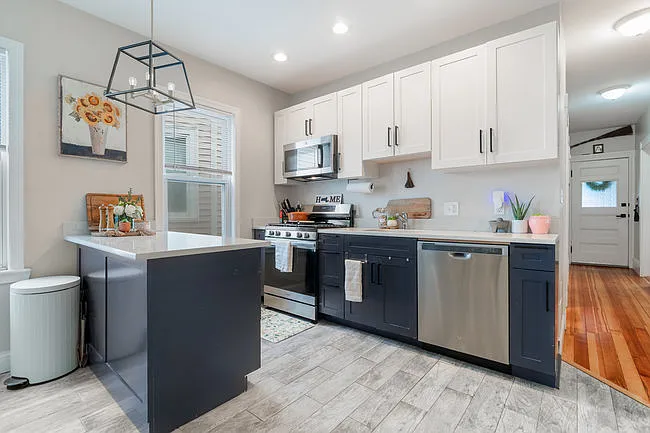 24 Buttonwood St #1 — Photo 2