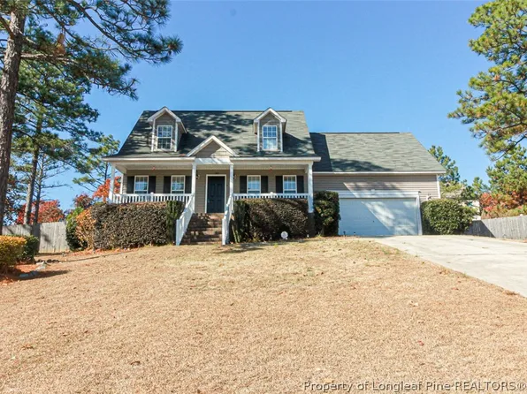 165 Cobblestone Dr, Spring Lake, NC 28390