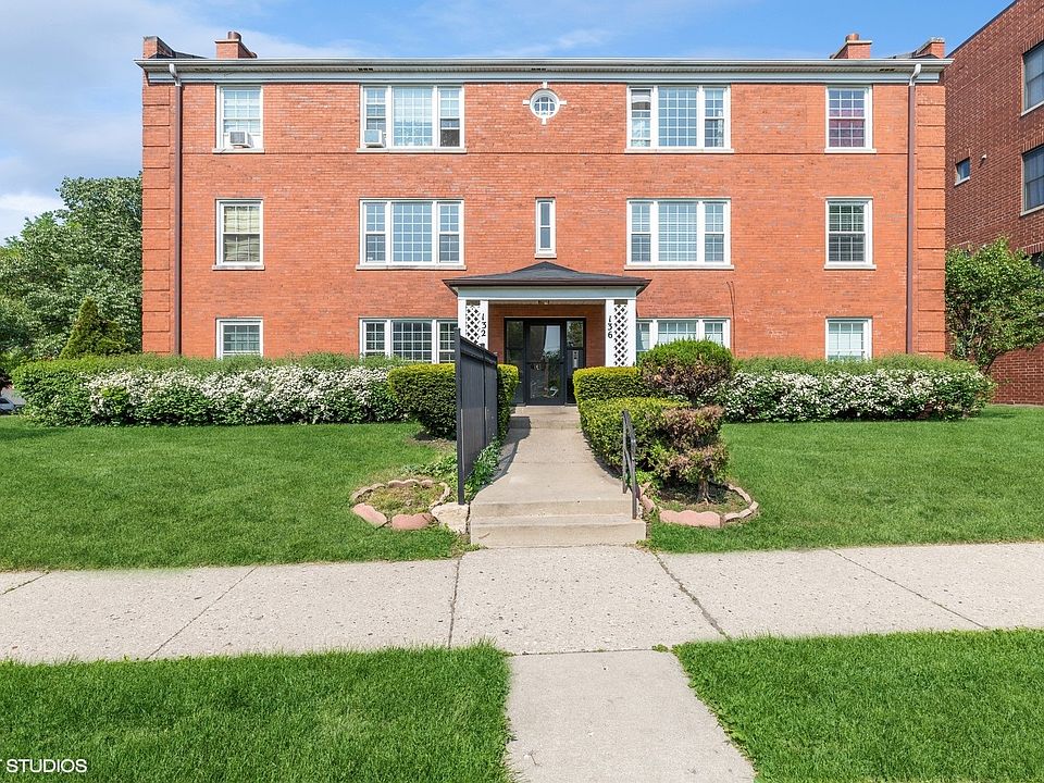 1st image of 136 Ridge Ave #2