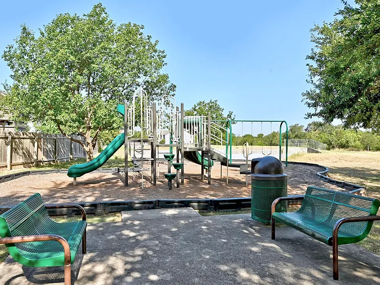 2412 Regal Park Ln — Photo 35