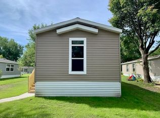 140 Anthony Dr #37, Lakeville, MN 55044