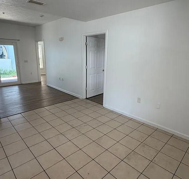 9117 Laird St — Photo 3