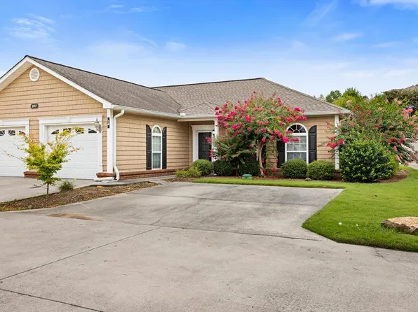 897 E Summit Dr, Dalton, GA 30721