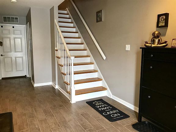 3rd image of 3665 Meadow Ln #3665