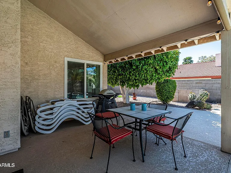 11055 E Clinton St — Photo 32