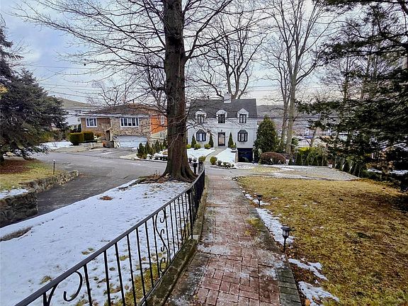 3rd image of 21 Norwood Road