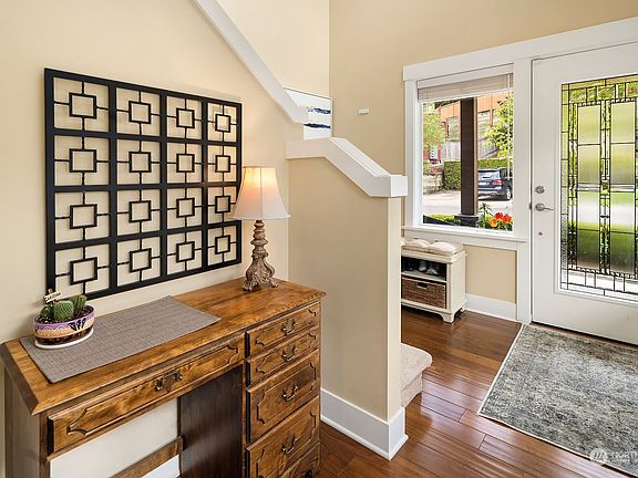 4th image of 900 228th Avenue NE #9D