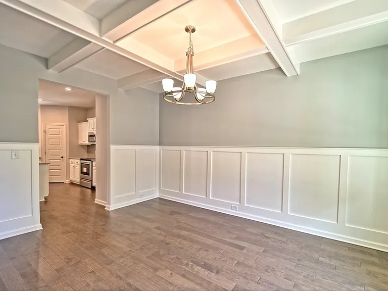 727 McDonald Dr — Photo 1