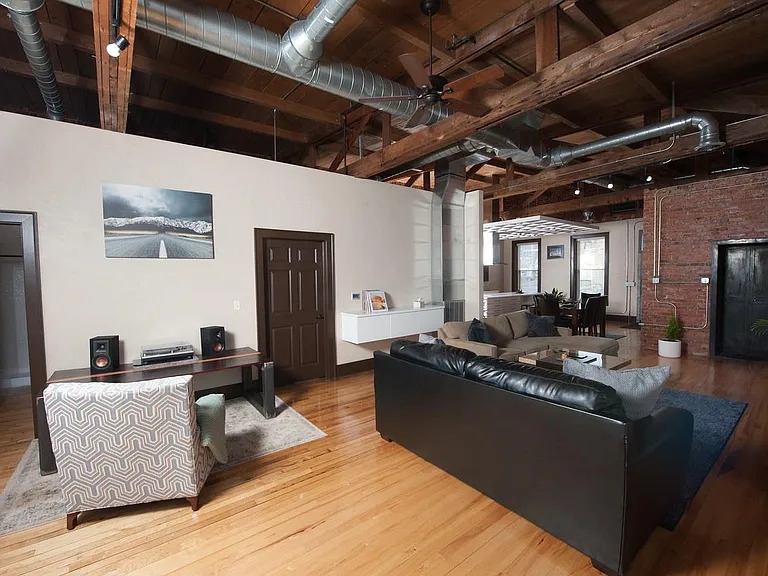 2101 Beale Ave — Photo 2