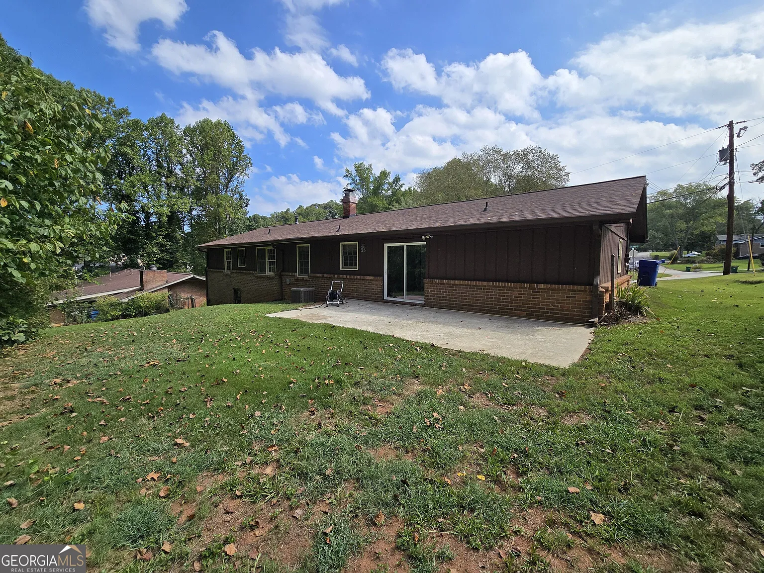 3 bed, 2.0 bath, 1597 sqft, $1,950 — Photo 3