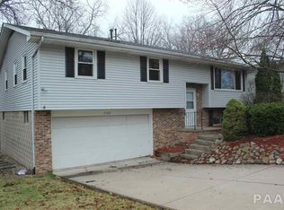 5920 N Tampico Dr, Peoria, IL