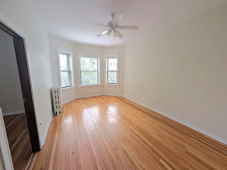 5616 N Winthrop Ave #2F — Photo 4