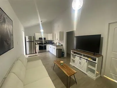 150 Riley Ct — Photo 2