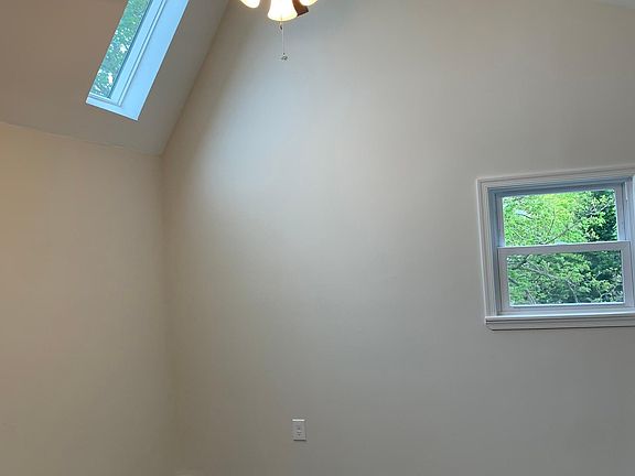 2nd image of 113 W Queen Ln Floor 3
