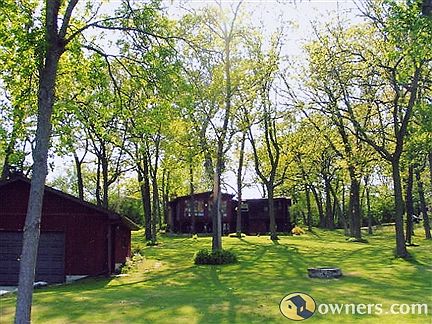 Beautiful & Serene Rock River Home